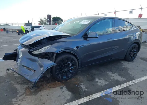 2020 Tesla Model Y Long Range Dual Motor All-Wheel Drive z USA, uszkodzony, nr VIN 5YJYGDEE3LF041559